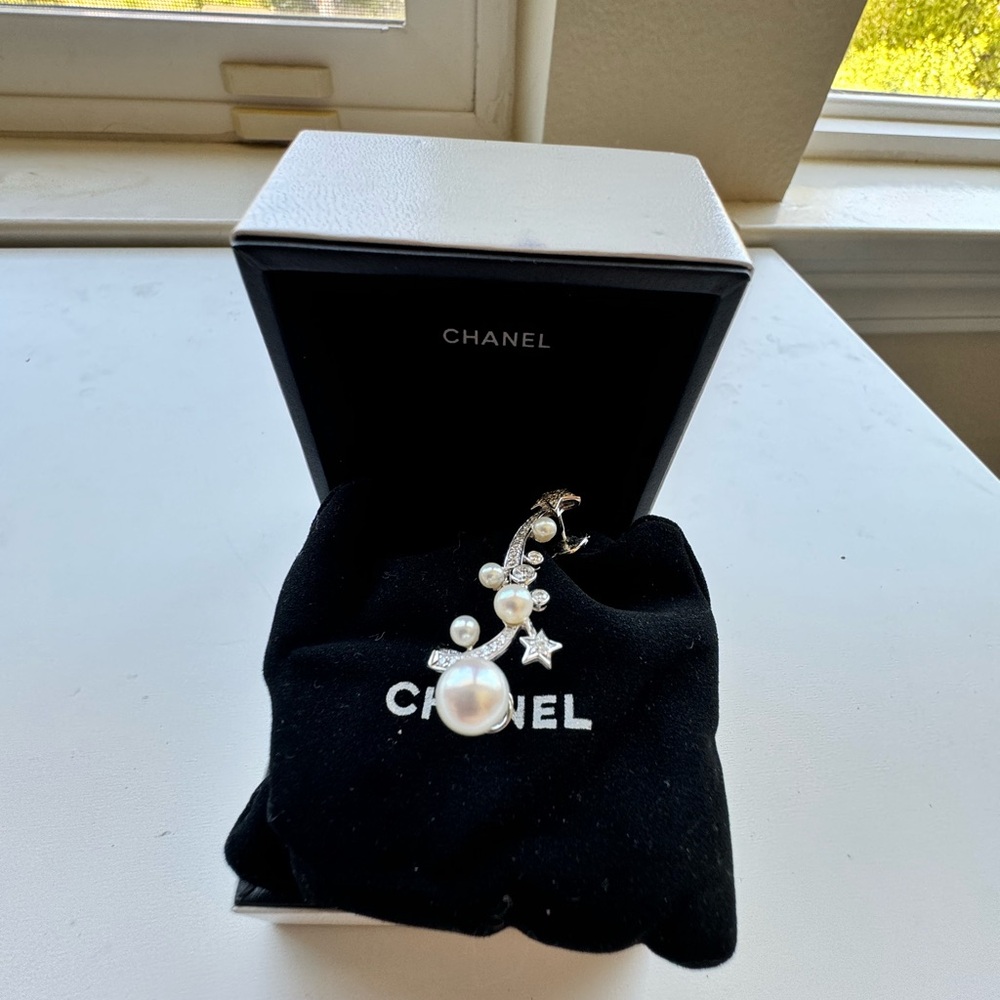 Chanel Silver and White Pearl Star Diamonds Earrings